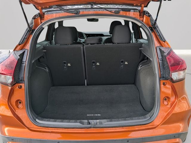 2021 Nissan Kicks SR