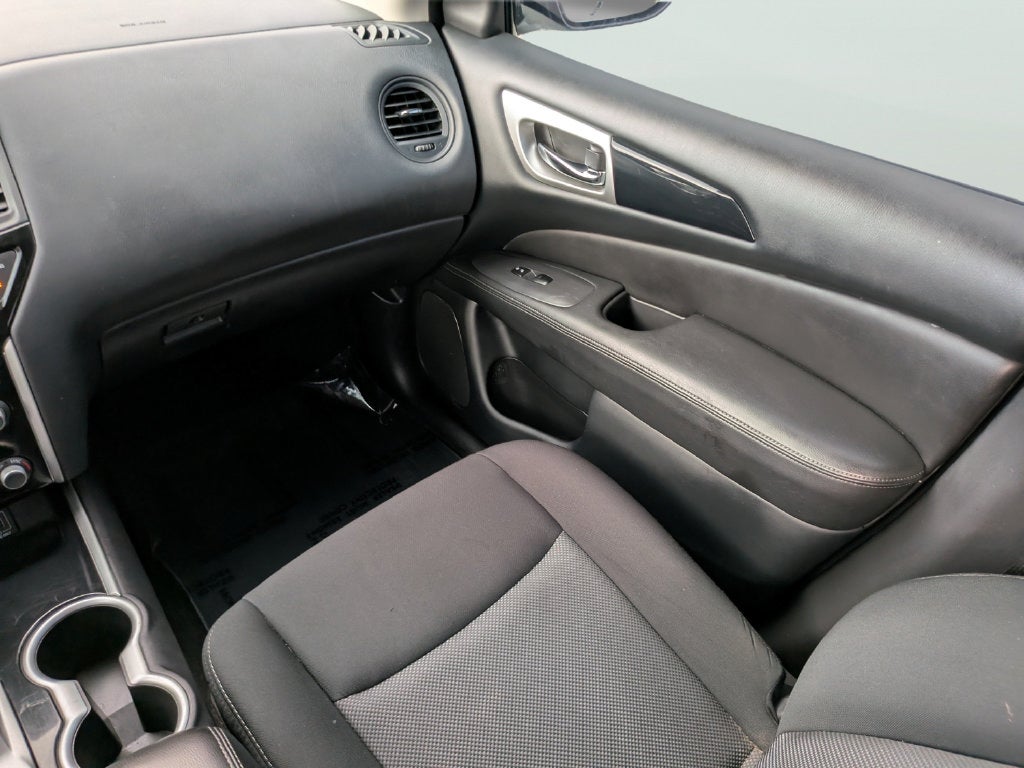 2020 Nissan Pathfinder S