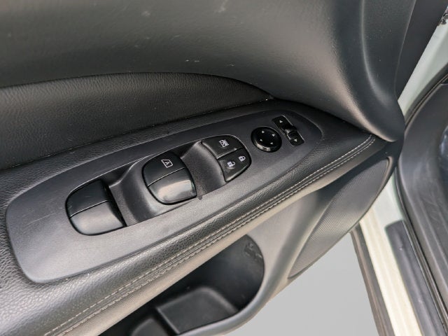 2020 Nissan Pathfinder S