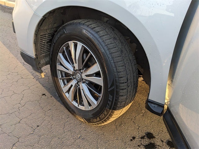 2020 Nissan Pathfinder SL