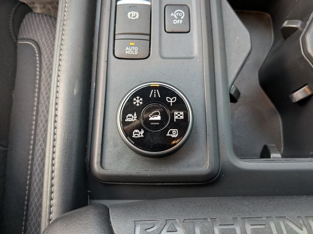 2023 Nissan Pathfinder S