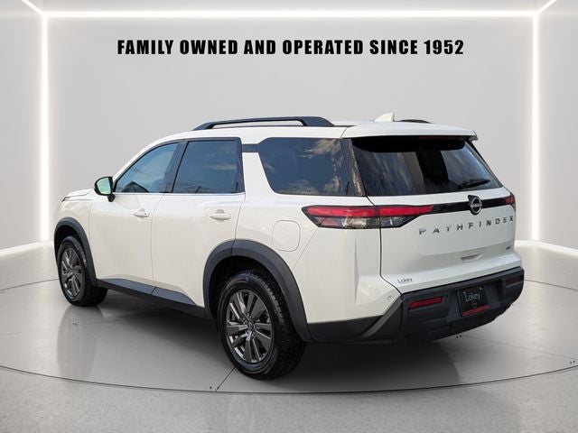2024 Nissan Pathfinder SV
