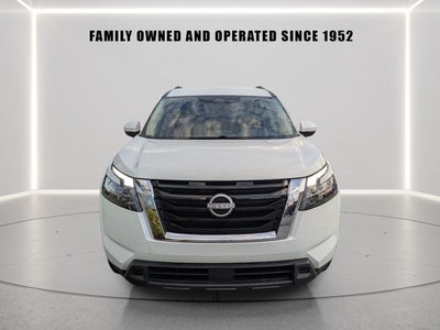 2024 Nissan Pathfinder SV