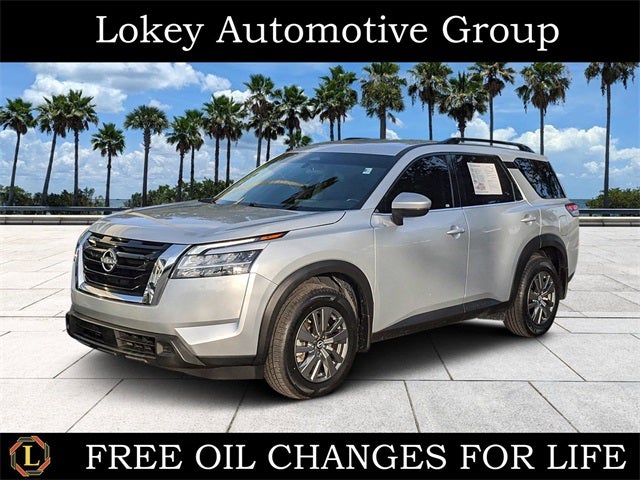 2022 Nissan Pathfinder SV