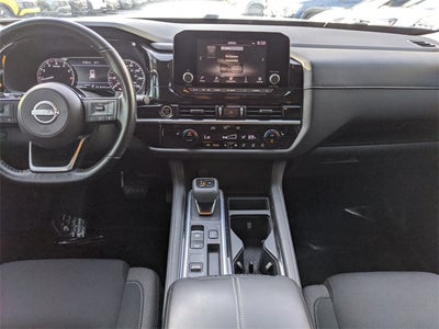 2022 Nissan Pathfinder SV