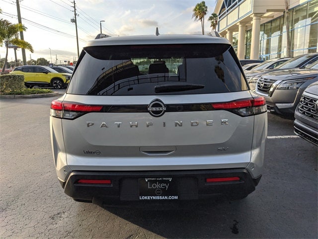 2022 Nissan Pathfinder SV