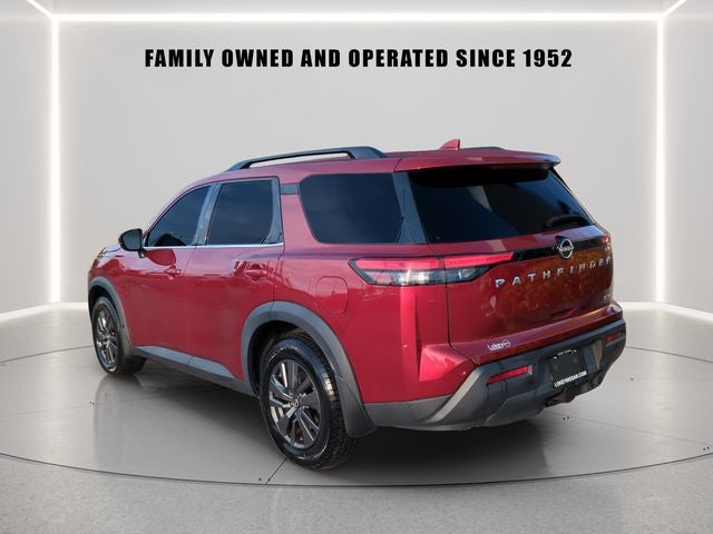 2022 Nissan Pathfinder SV