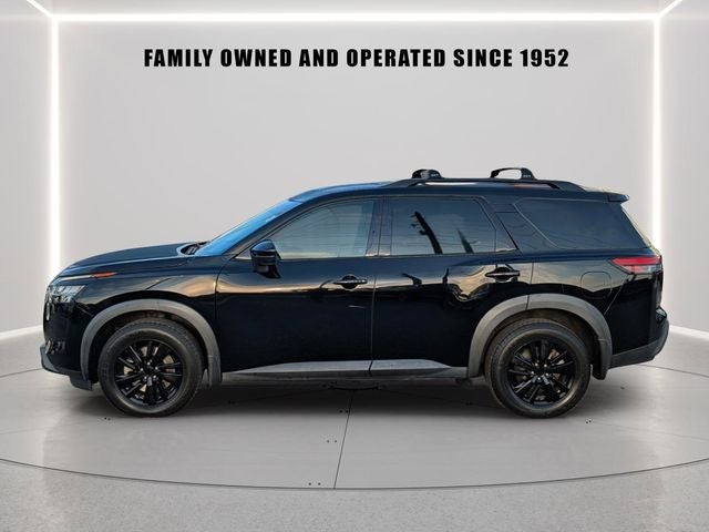 2022 Nissan Pathfinder SV