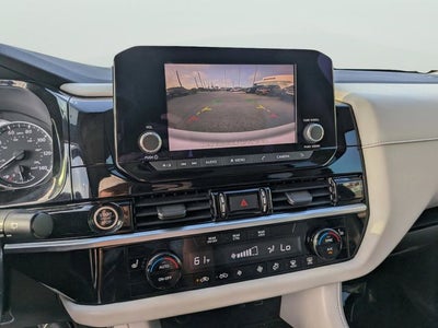 2022 Nissan Pathfinder SV