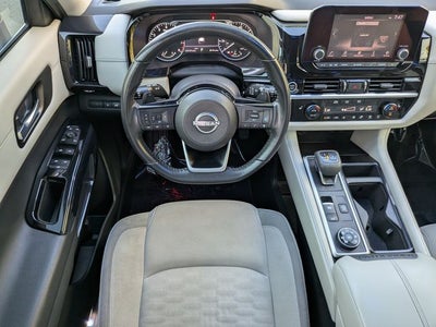 2022 Nissan Pathfinder SV