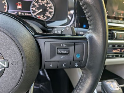 2022 Nissan Pathfinder SV