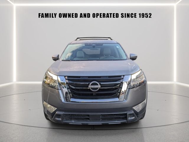 2022 Nissan Pathfinder SV