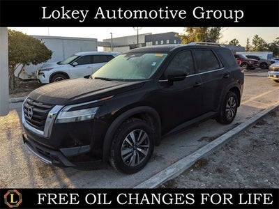 2024 Nissan Pathfinder SL