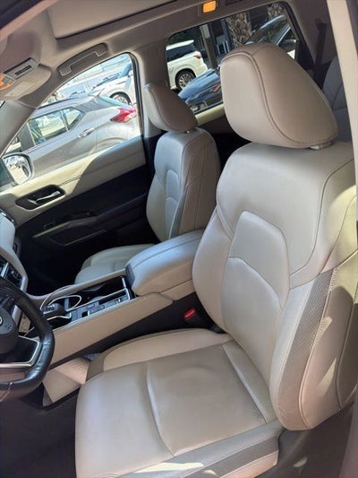 2022 Nissan Pathfinder SL