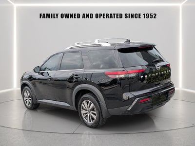 2023 Nissan Pathfinder SL