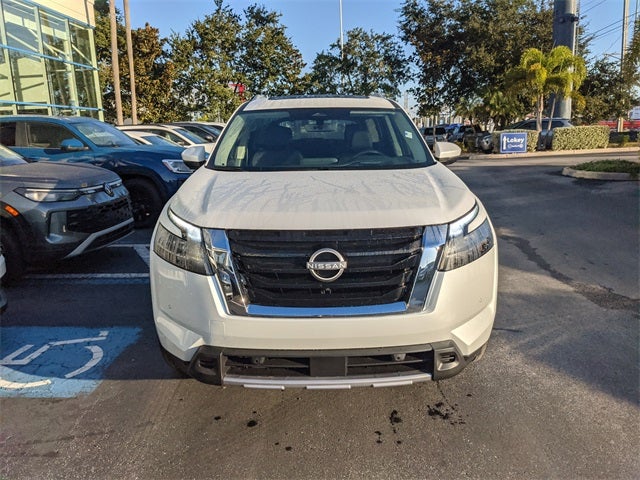 2025 Nissan Pathfinder Platinum
