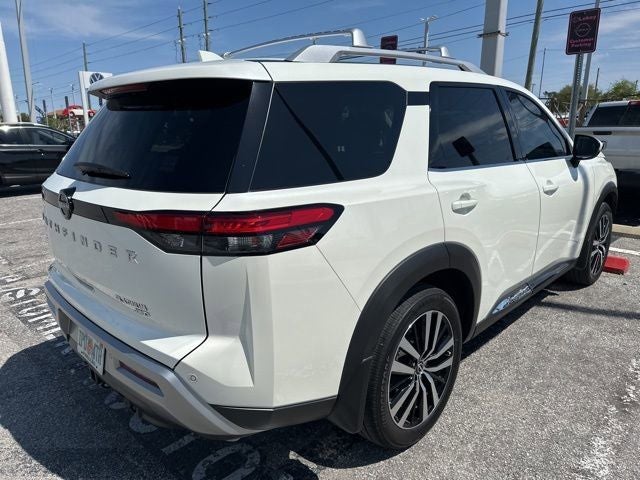 2024 Nissan Pathfinder Platinum