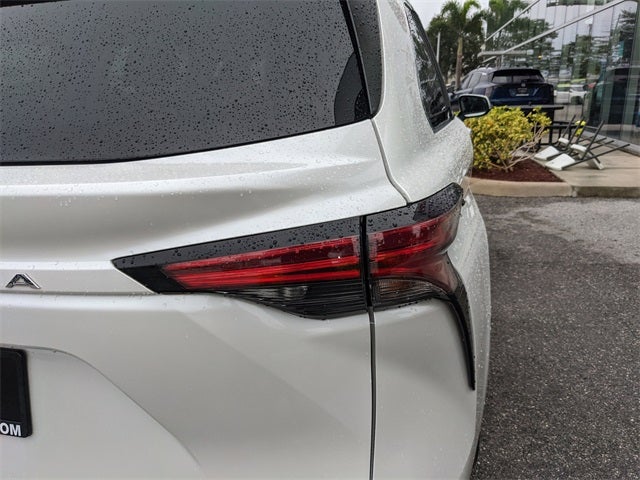 2023 Toyota Sienna Platinum 7 Passenger