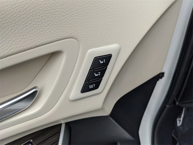 2023 Toyota Sienna Platinum 7 Passenger