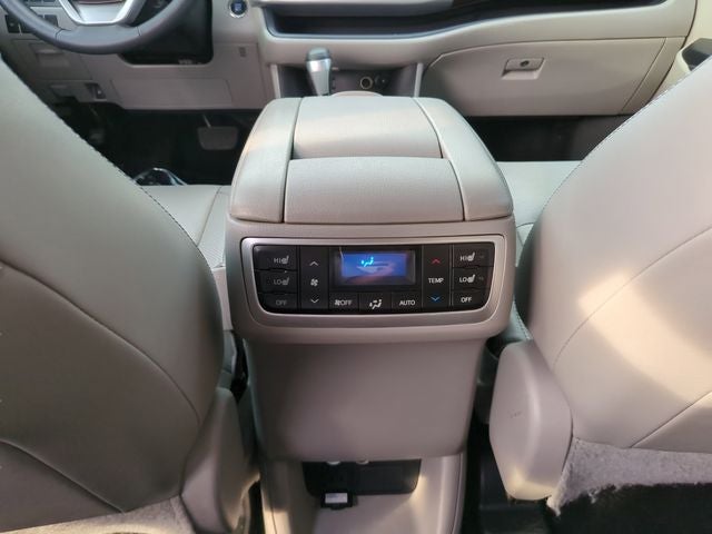 2016 Toyota Highlander Limited Platinum V6