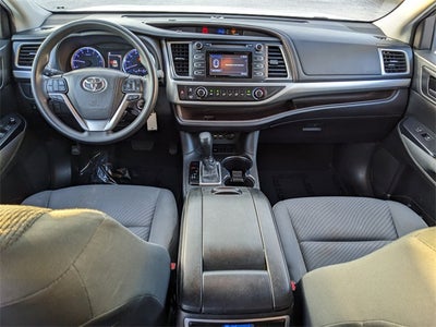 2019 Toyota Highlander LE