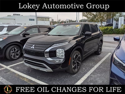 2022 Mitsubishi Outlander SE