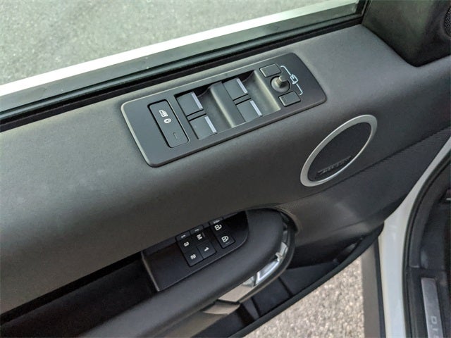 2024 Land Rover Discovery S