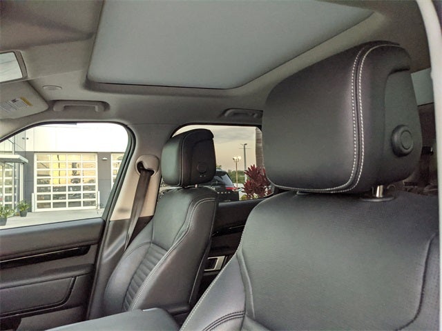 2024 Land Rover Discovery S