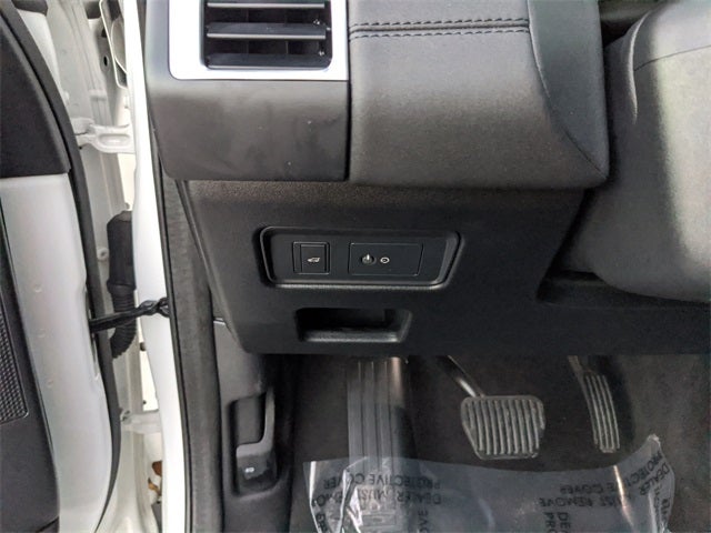 2024 Land Rover Discovery S