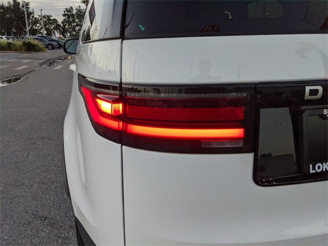 2024 Land Rover Discovery S