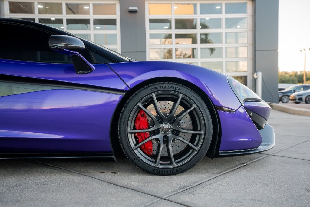 2017 McLaren 570S Base