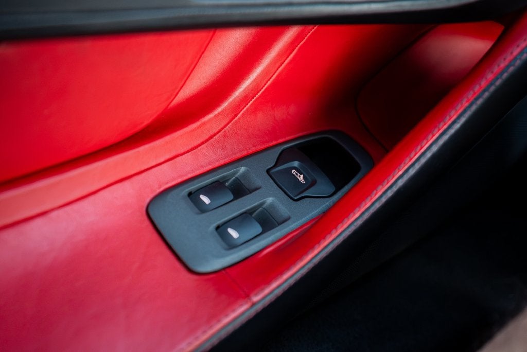 2017 McLaren 570S Base