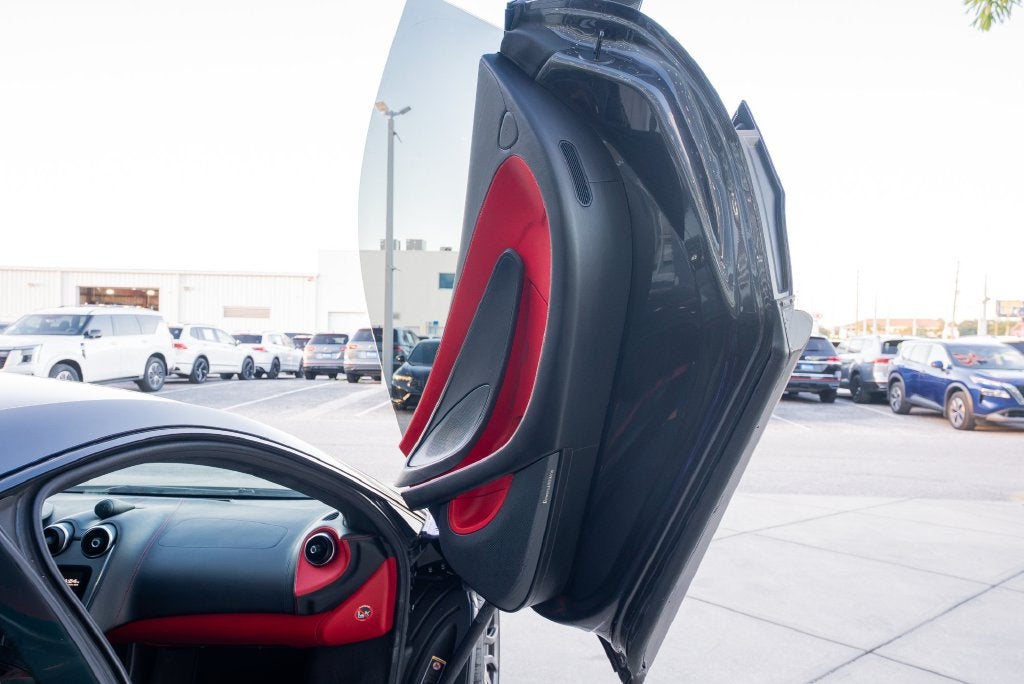 2017 McLaren 570S Base