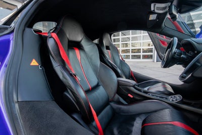 2017 McLaren 570S Base