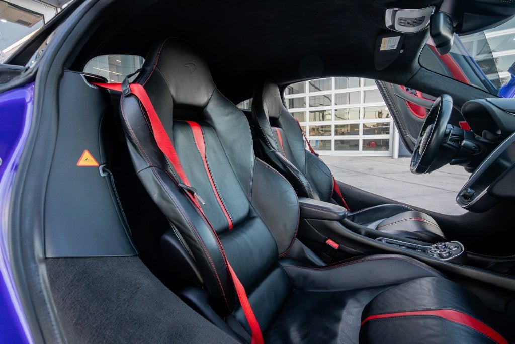 2017 McLaren 570S Base