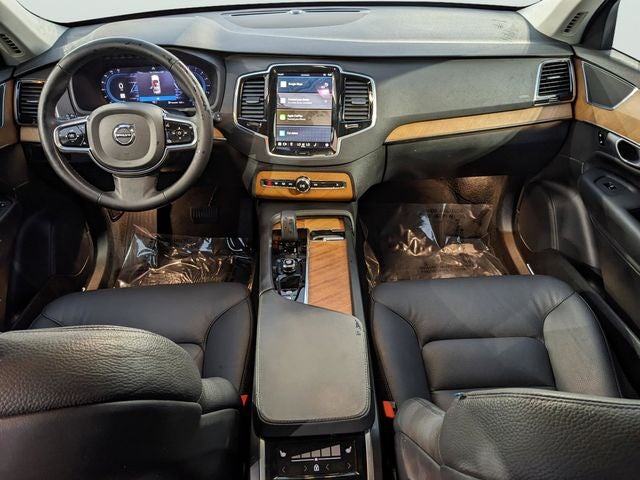 2024 Volvo XC90 B5 Plus