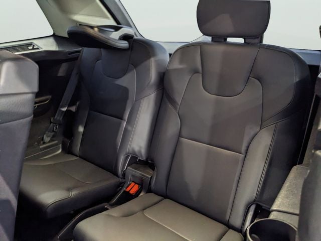 2024 Volvo XC90 B5 Plus