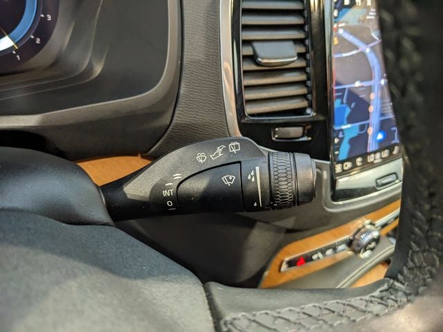 2024 Volvo XC90 B5 Plus