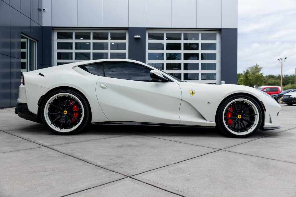 2019 Ferrari 812 Superfast Base
