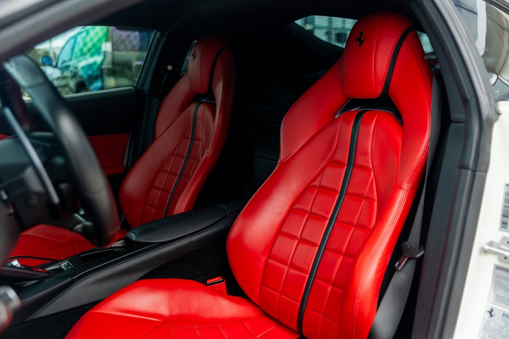 2019 Ferrari 812 Superfast Base