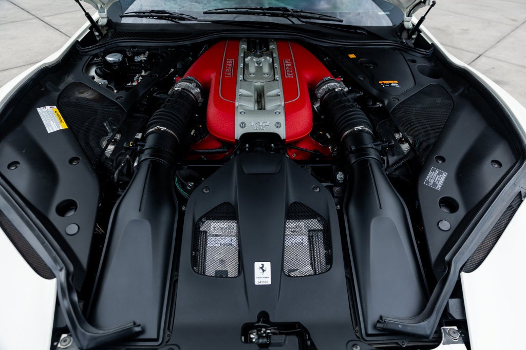 2019 Ferrari 812 Superfast Base