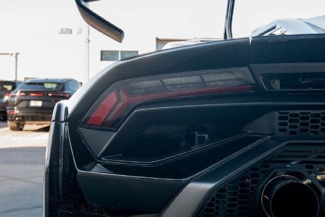2023 Lamborghini Huracan STO Base