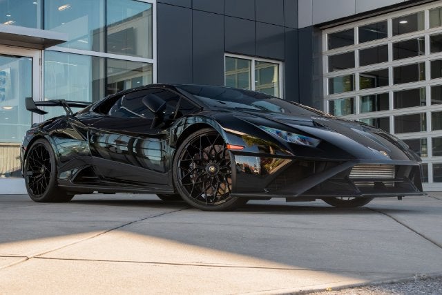 2023 Lamborghini Huracan STO Base