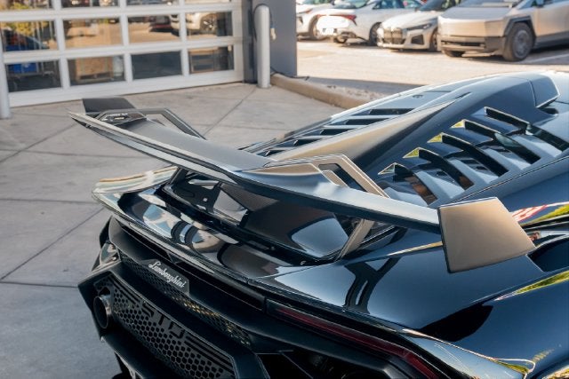 2023 Lamborghini Huracan STO Base
