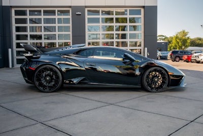 2023 Lamborghini Huracan STO Base