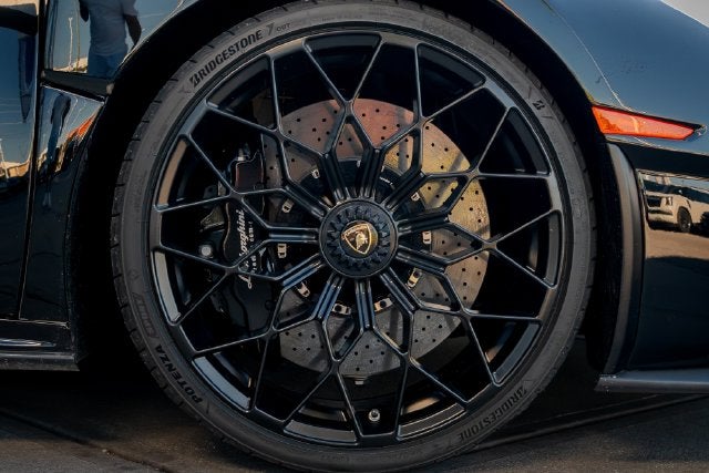 2023 Lamborghini Huracan STO Base