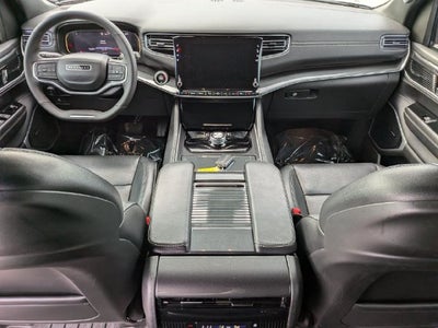 2023 Jeep Wagoneer Base