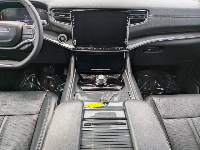 2023 Jeep Wagoneer Base