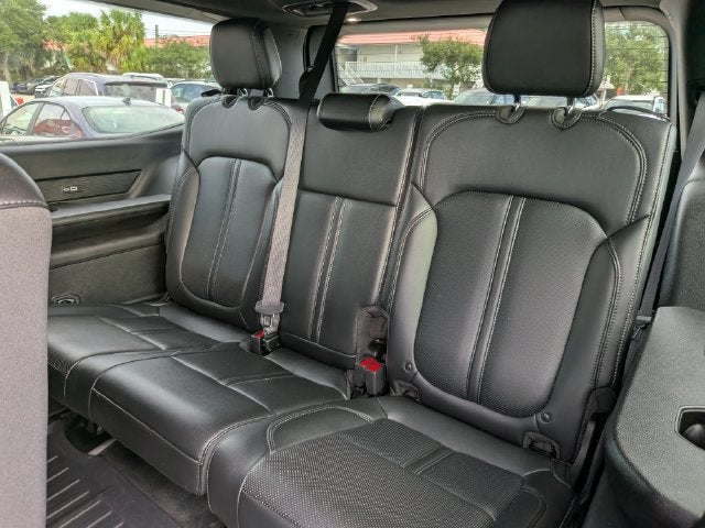 2023 Jeep Wagoneer Base