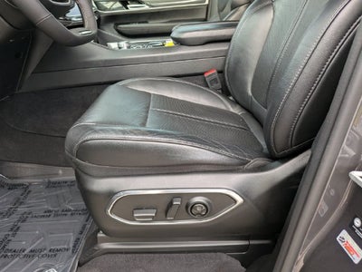 2023 Jeep Wagoneer Base